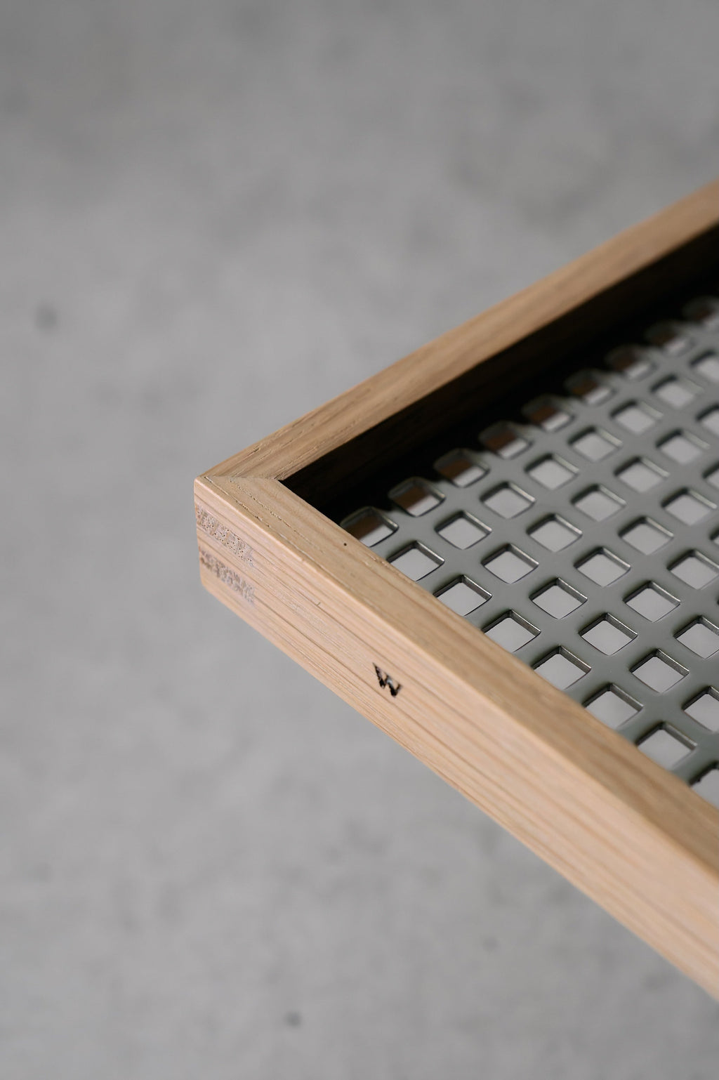 Wanderout / Universal Mesh Tray 01