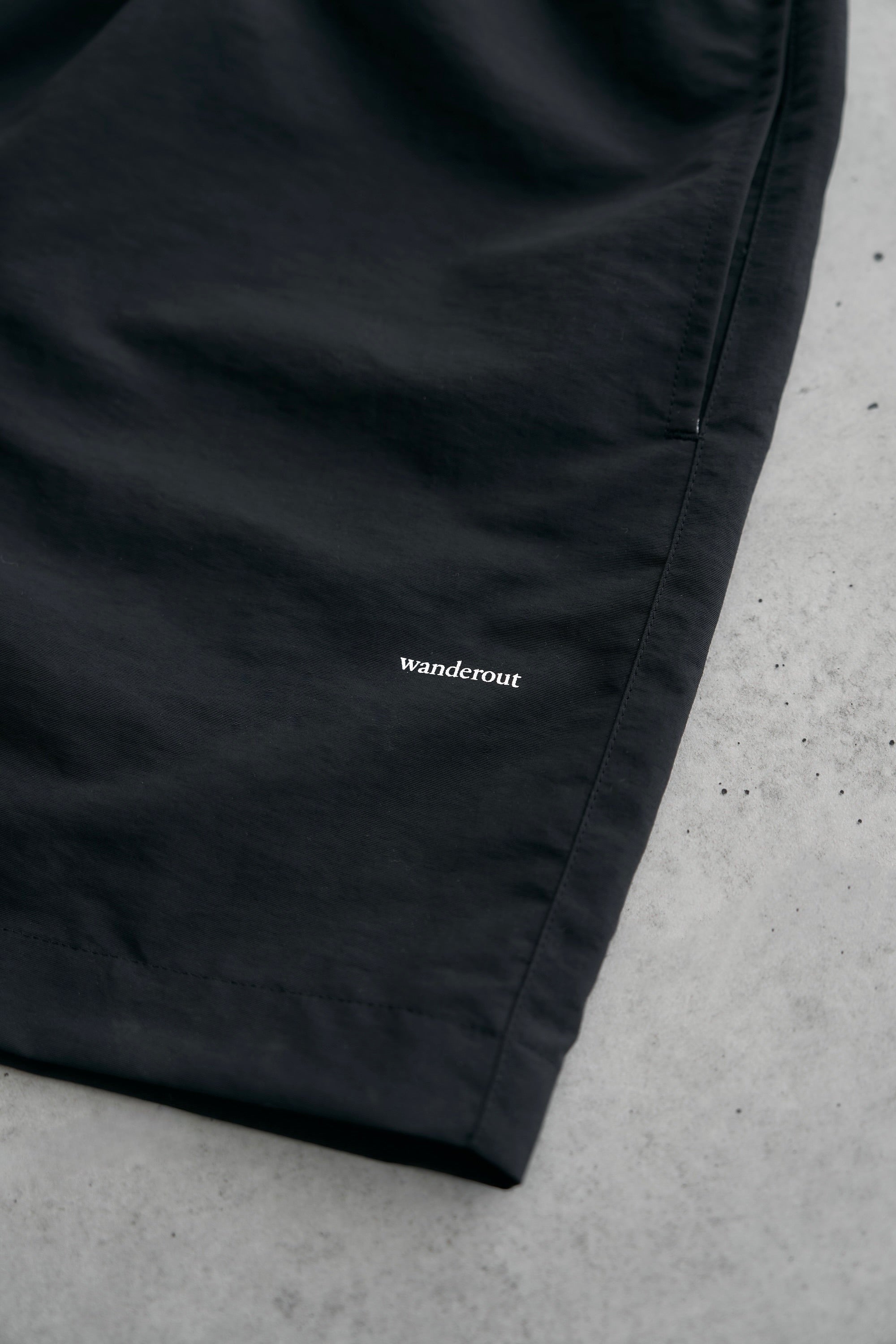 Wanderout / Universal Shorts - Black