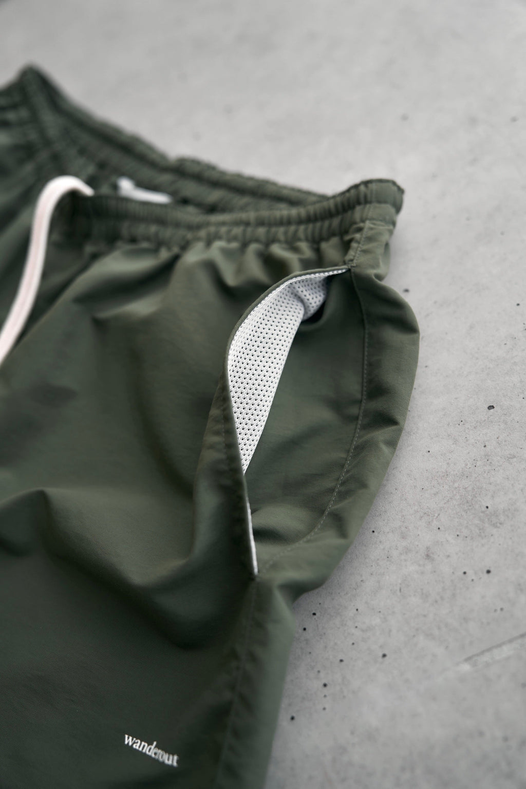 Wanderout / Universal Shorts - Olive