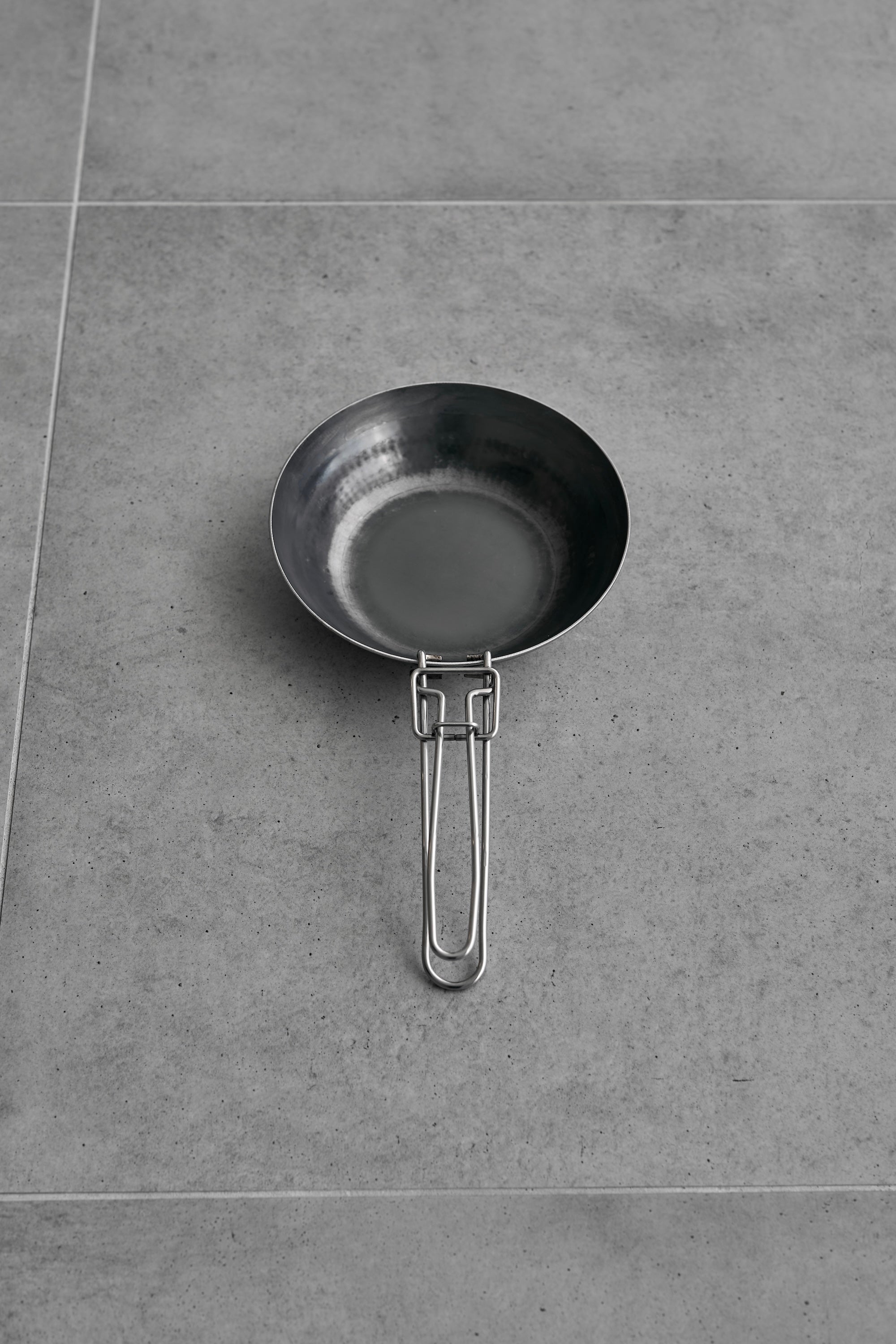 Wanderout / Hammered Iron Deep Frying Pan 22cm