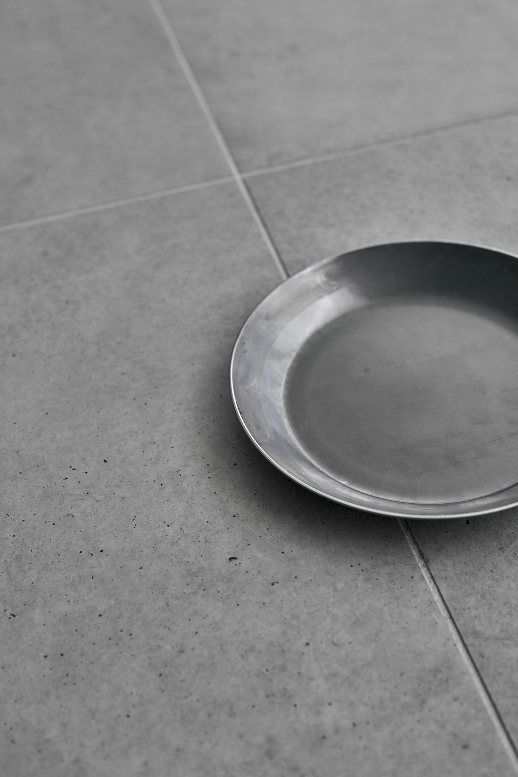 Wanderout / Hammered Iron Flat Frying Pan 22cm