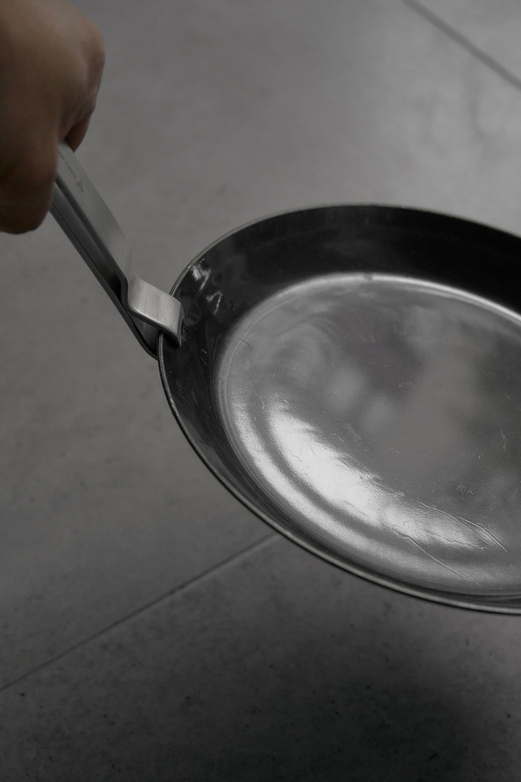 Wanderout / Hammered Iron Flat Frying Pan 22cm