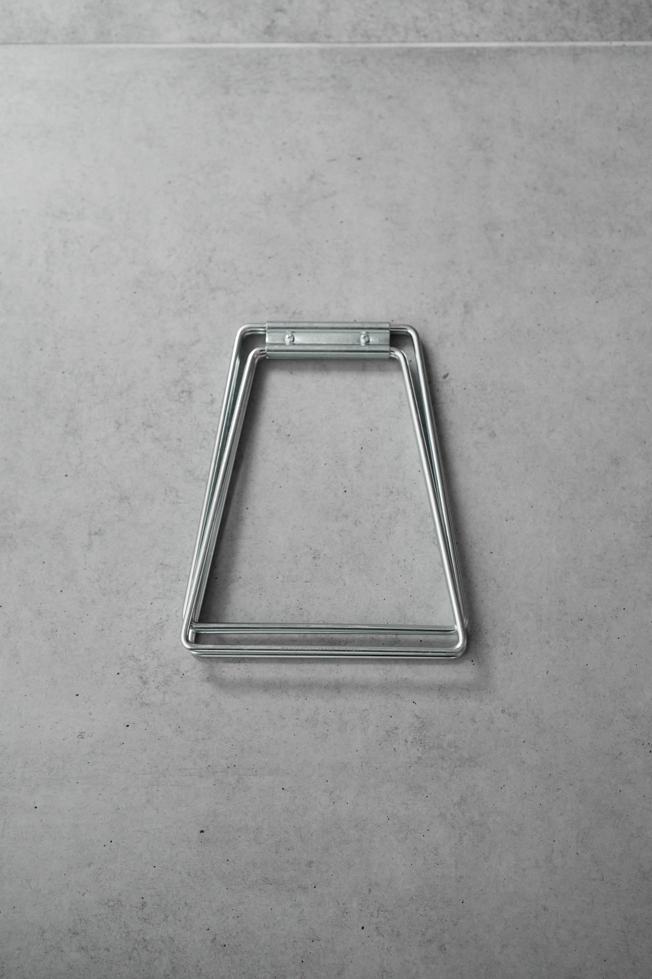 Wanderout / Universal Stand - Silver