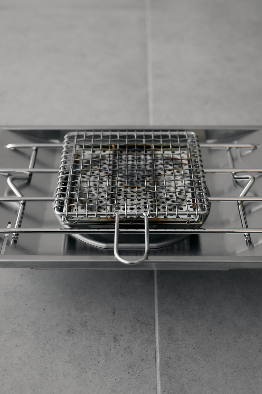 金網つじ / Ceramic Grill with Handled Tray