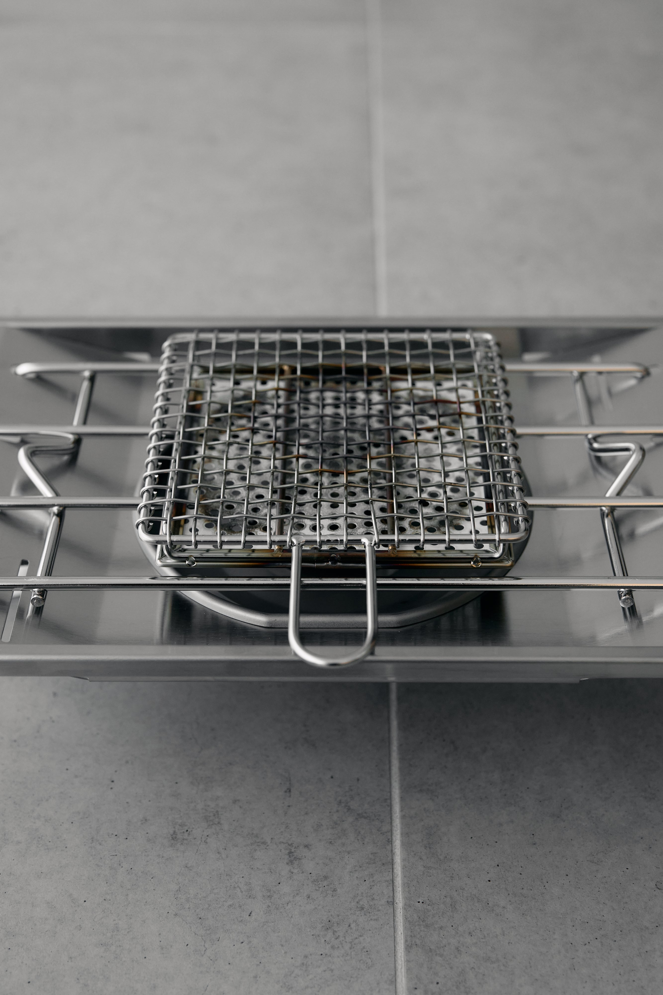 金網つじ / Ceramic Grill with Handled Tray