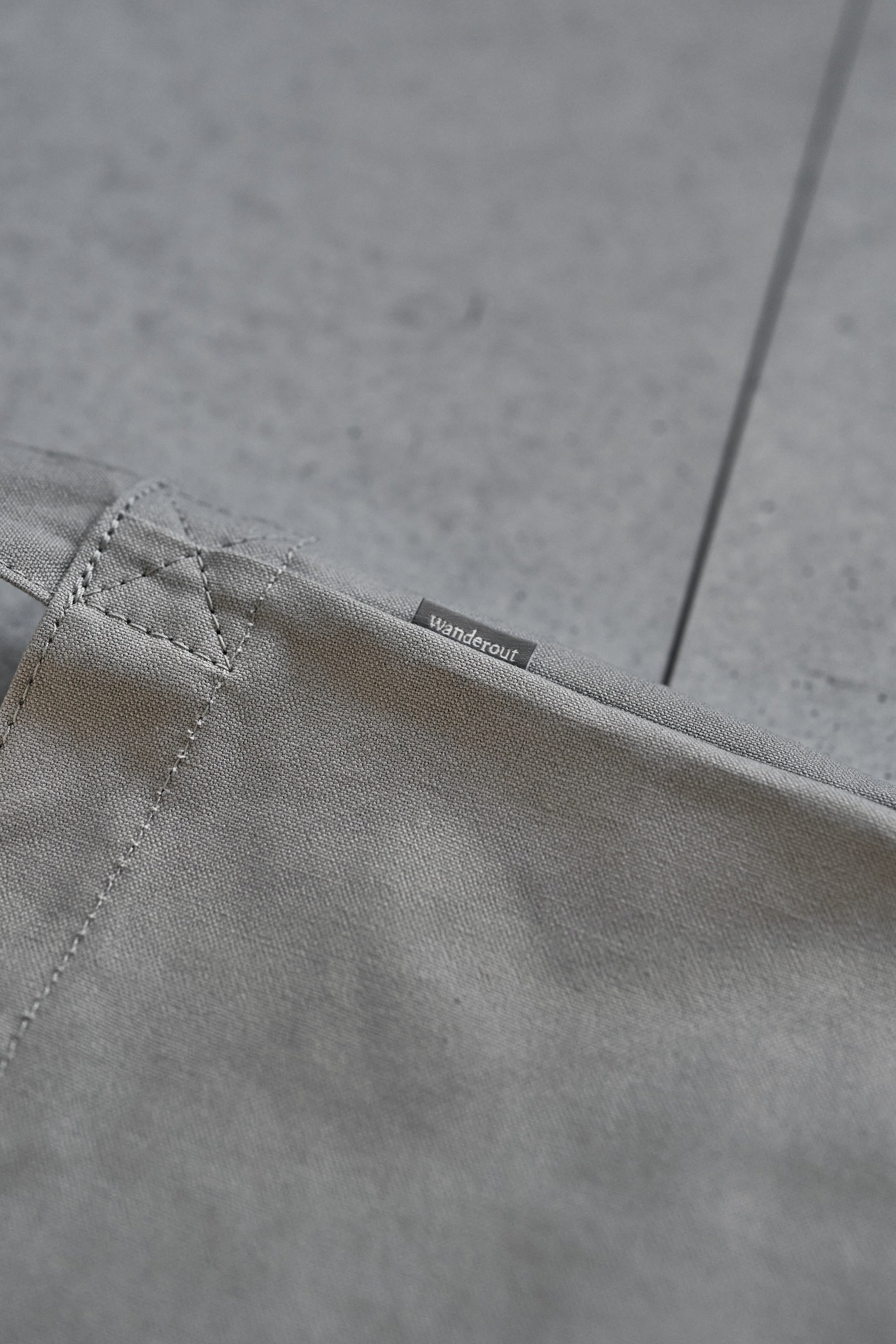 Wanderout / Square Big Tote - Gray