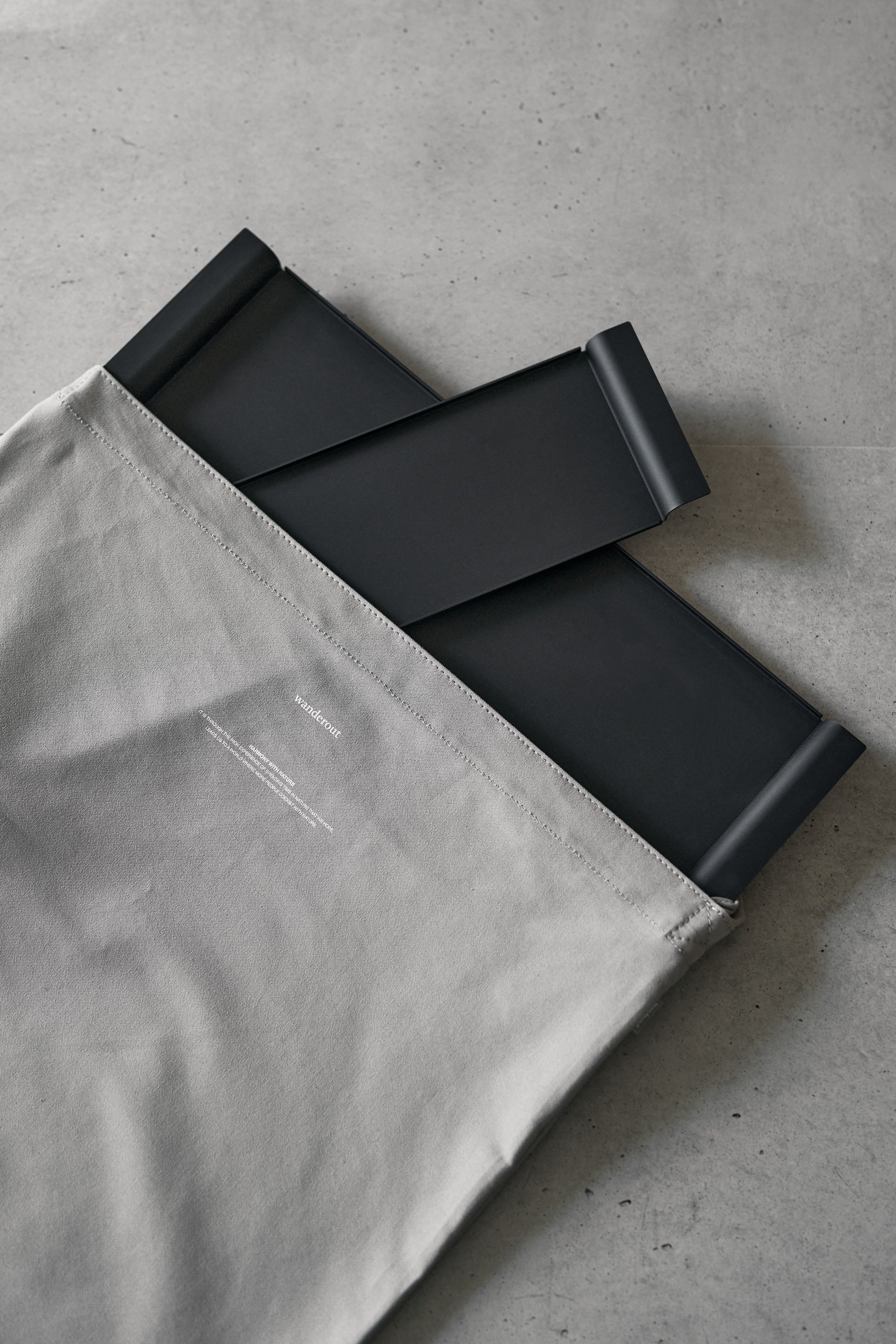 Wanderout / Narrow Tray Al - Black