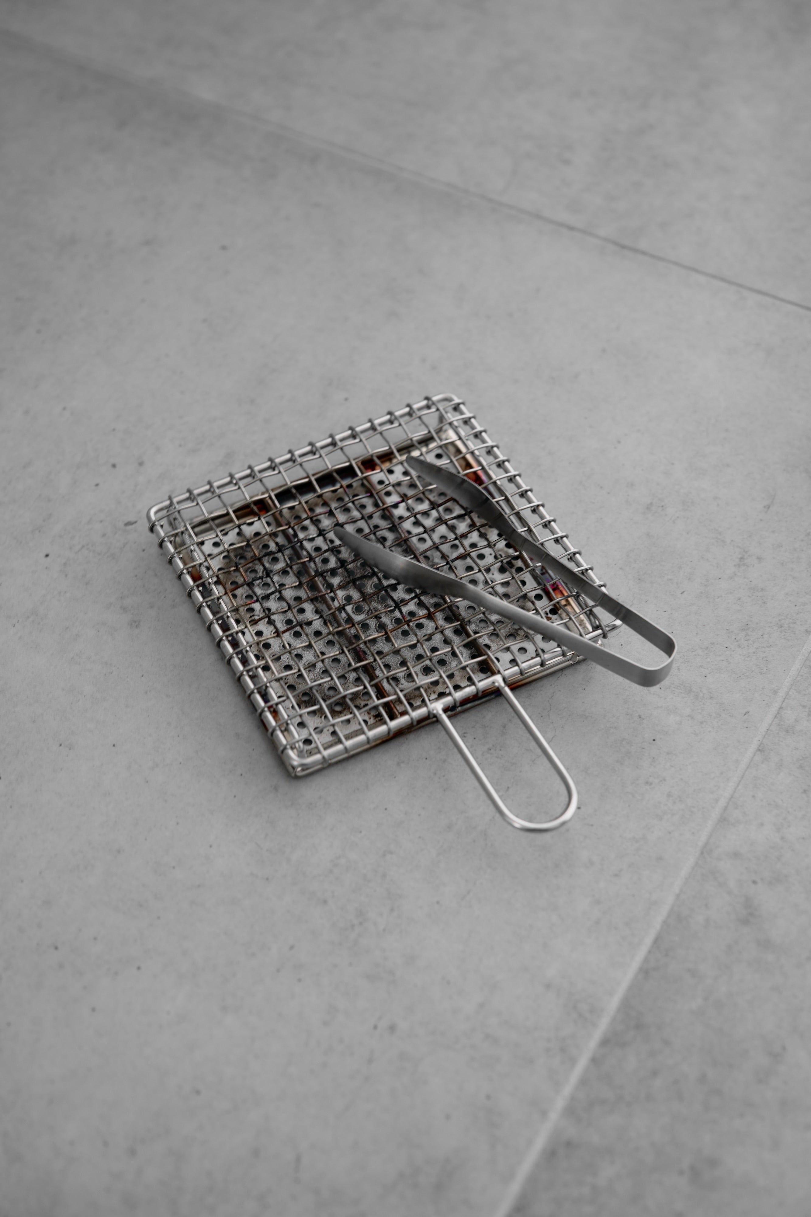 金網つじ / Ceramic Grill with Handled Tray