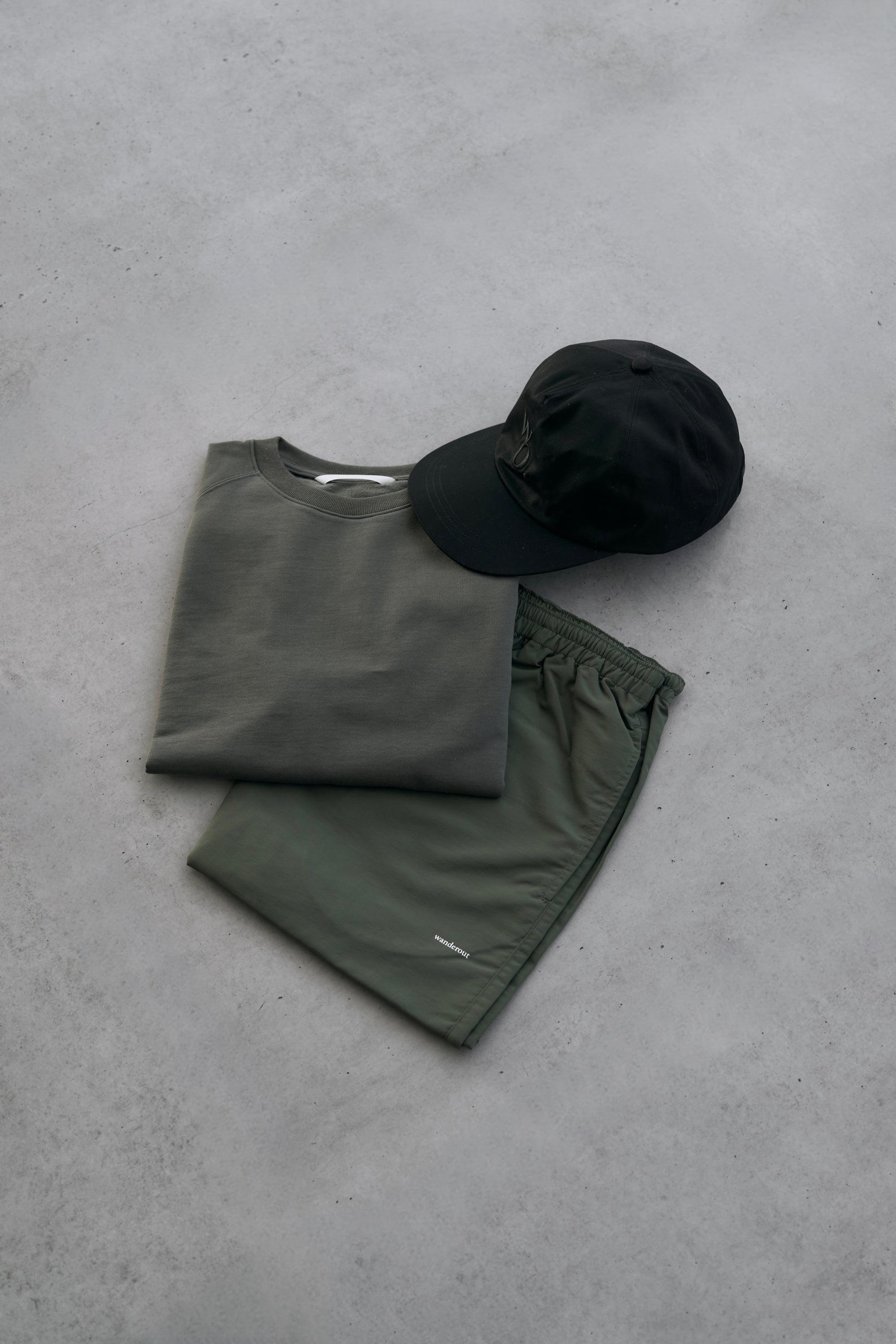 Wanderout / Lightweight Sweat Crewneck - Olive