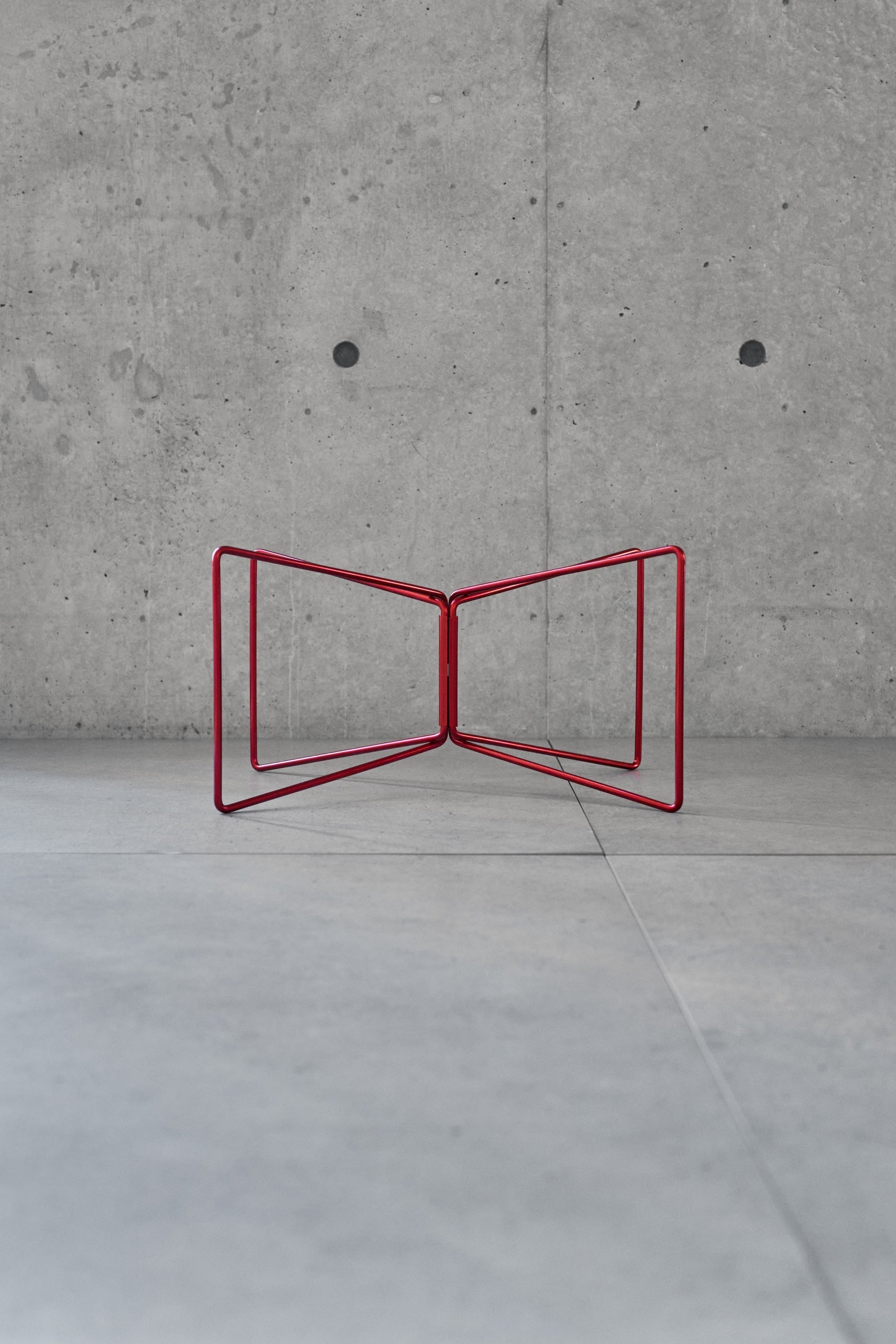 Wanderout / Universal Stand Limited Edition - Carmine Aluminum