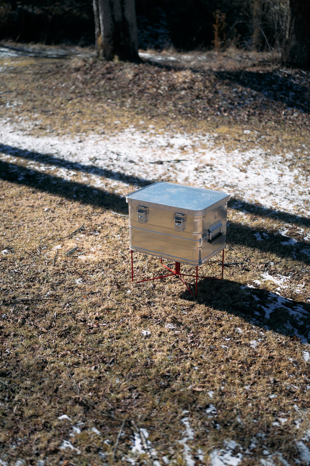 Wanderout / Universal Stand Limited Edition - Carmine Aluminum